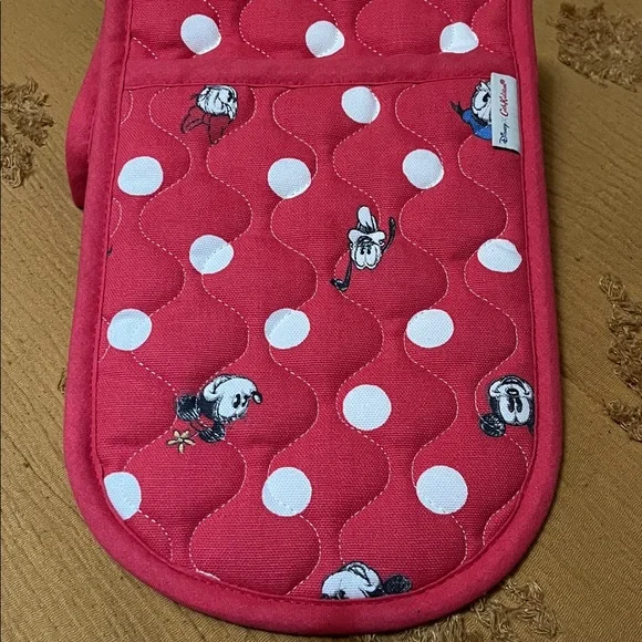 Cath Kidston x Disney collab double oven mitt - Picture 2 of 5